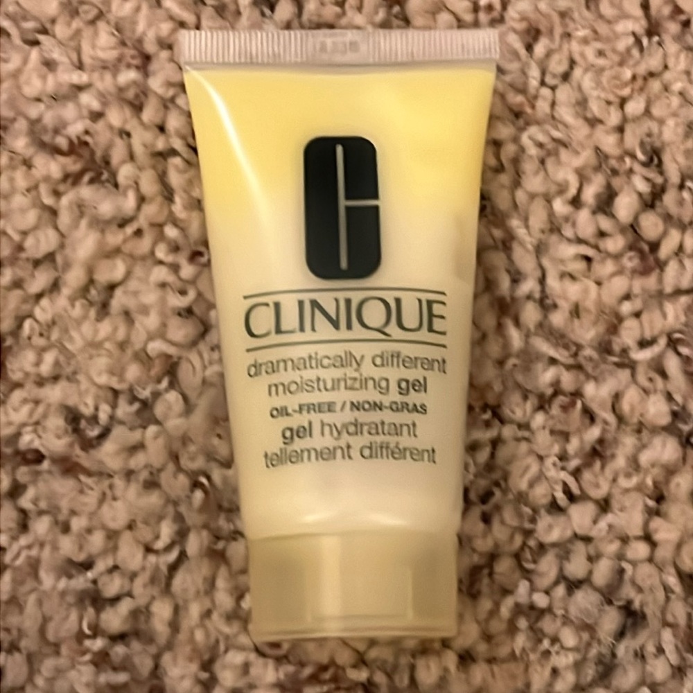 Clinique - Dramatically Different Moisturizing Gel